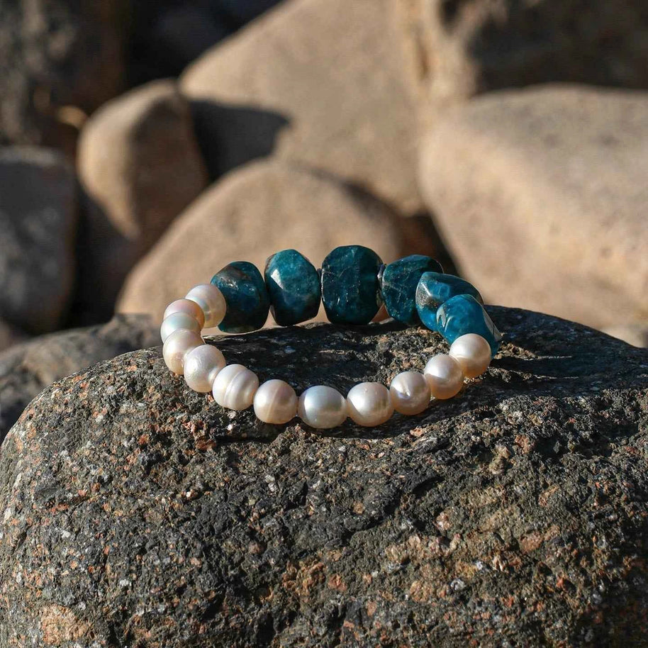 Freshwater Pearl & Blue Apatite Bracelet