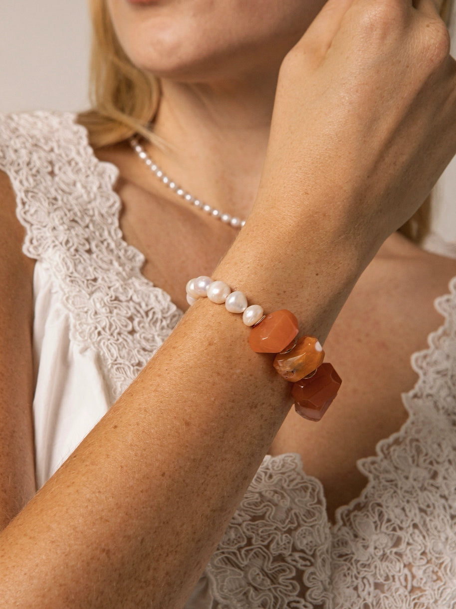 Persian Red Agate & Freshwater Pearl  Bracelet