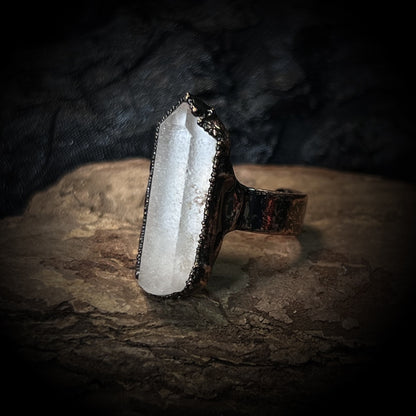 hex point quartz ring with edge wrap


