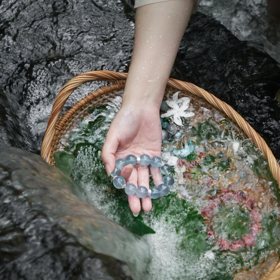 Crystal cleansing method with running water purification